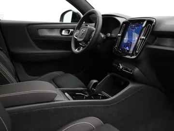 Car image 34