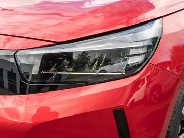 Car image 24