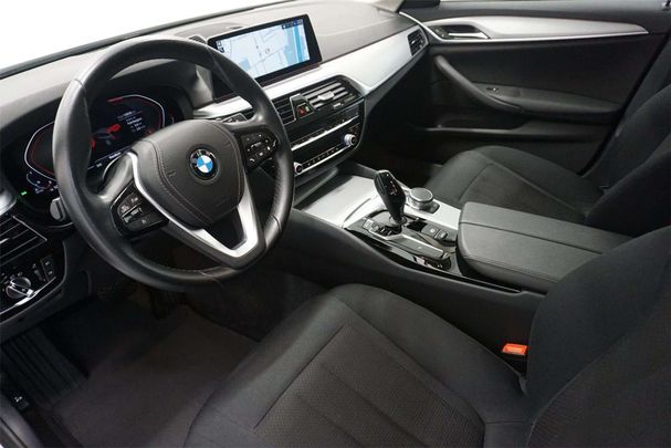 BMW 520d Touring xDrive 140 kW image number 7