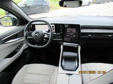 Car image 34