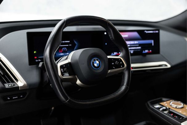 BMW iX xDrive40 241 kW image number 42