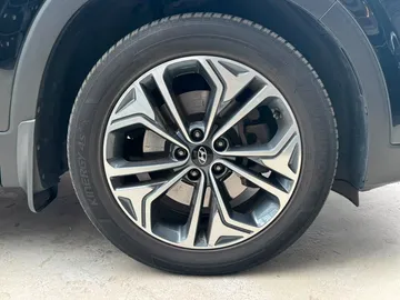 Car image 27