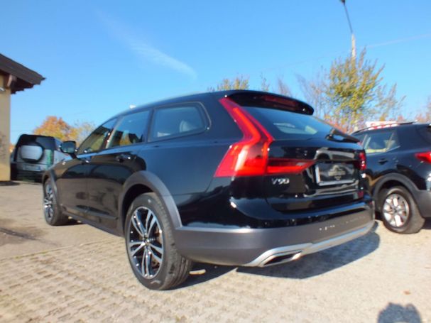 Volvo V90 Cross Country D4 AWD 140 kW image number 4