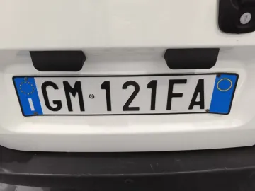 Car image 21