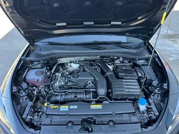 Car image 30