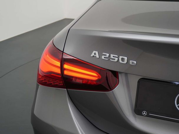 Mercedes-Benz A 250 e 160 kW image number 18