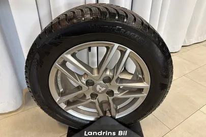 Car image 21
