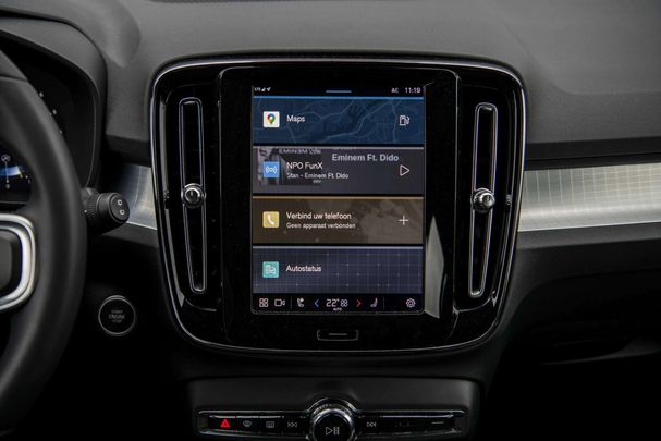 Volvo XC40 B4 Plus Dark 145 kW image number 12