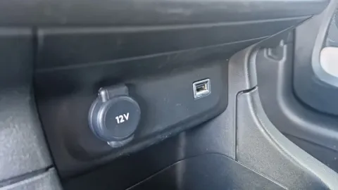 Car image 27
