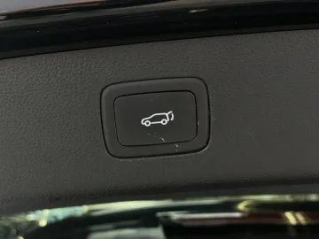 Car image 39