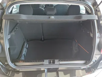 Car image 28