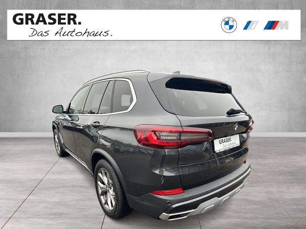 BMW X5 xDrive30d xLine 195 kW image number 3