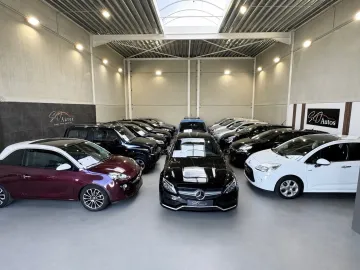 Car image 28