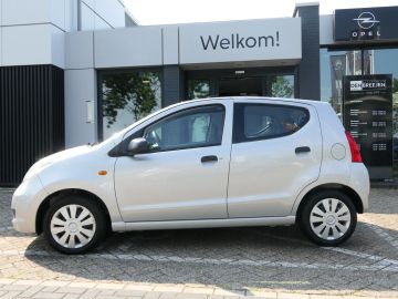 Car image 4