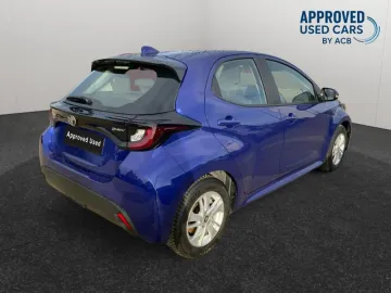 Car image 5