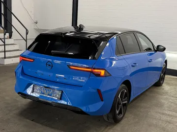 Car image 26