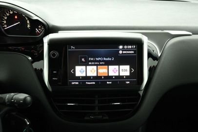 Car image 26