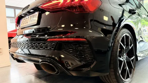 Car image 35