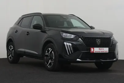 Car image 3