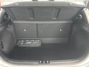 Car image 33