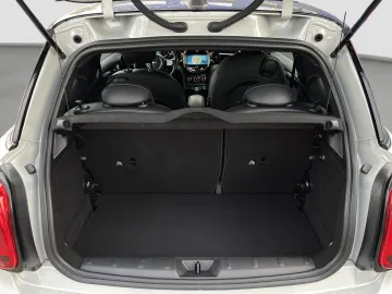 Car image 40