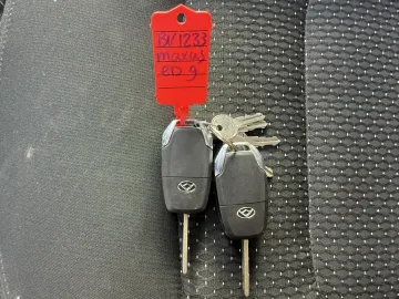 Car image 27