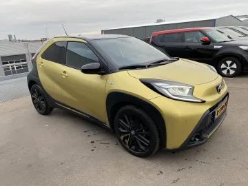 Car image 3