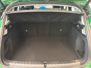 Car image 33