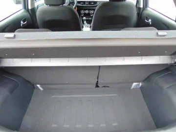 Car image 27