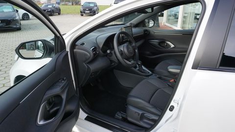 Car image 13