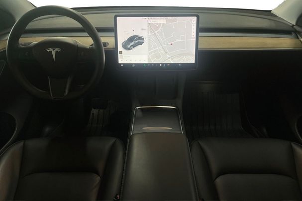 Tesla Model Y Long Range AWD 378 kW image number 12