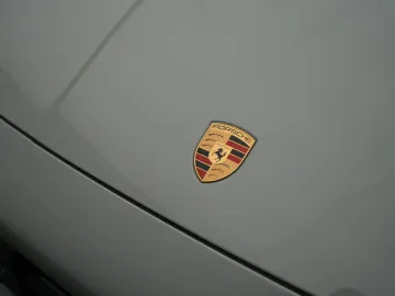 Car image 38