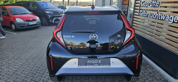 Car image 3