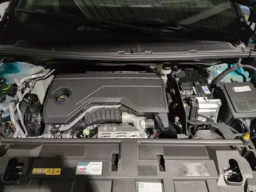 Car image 16