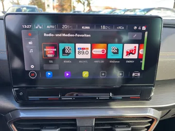 Car image 27