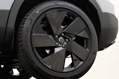 Car image 38