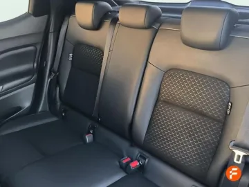 Car image 28