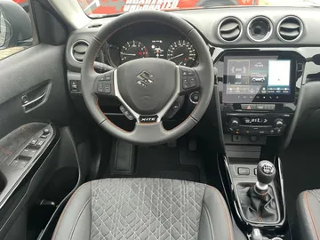 Car image 19