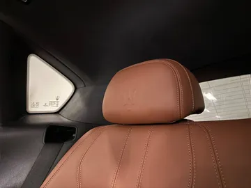 Car image 37