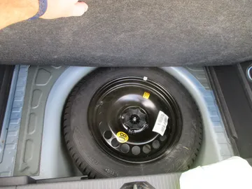 Car image 23