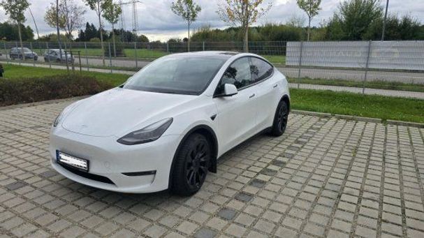 Tesla Model Y AWD 378 kW image number 1