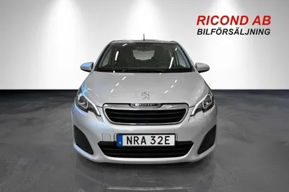 Car image 4