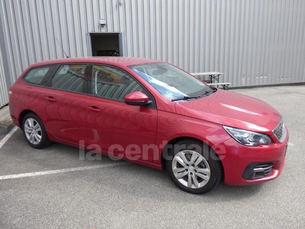 Peugeot 308 SW 1.2 PureTech 110 Active 81 kW image number 2