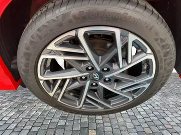 Car image 22