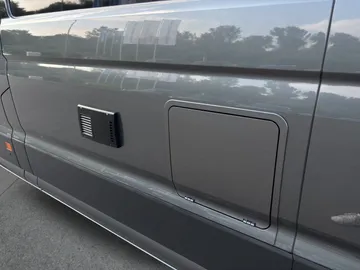 Car image 29
