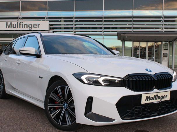 BMW 330e Touring M 215 kW image number 2