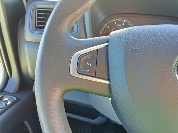 Car image 38