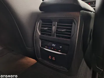 Car image 40