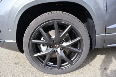 Car image 35