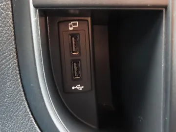 Car image 44